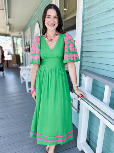 (THML) The Hellia Embroidered Midi Dress-Green