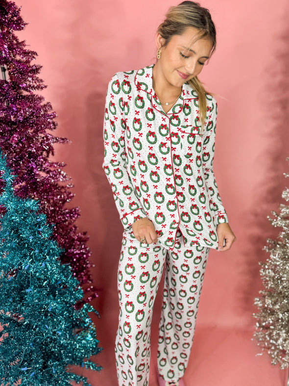 The Clara Wreath Pajama Set-White