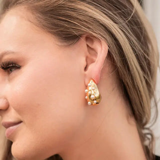 The Mila Pearl Detail Teardrop-Gold