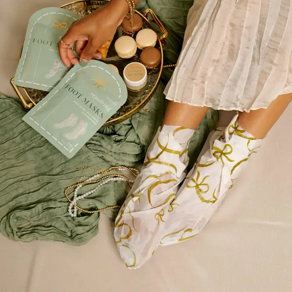 The Christmas Holiday Foot Mask