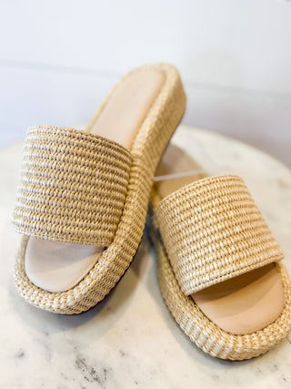 The Raya Raffia Platform Sandal - Cream