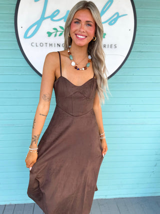 (THML) The Jorge Suede Midi Dress-Brown