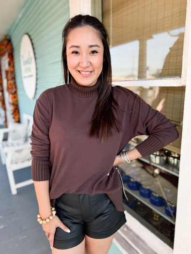 (Z Supply) The Sable Rib Sweatshirt-Chocolate Cherry