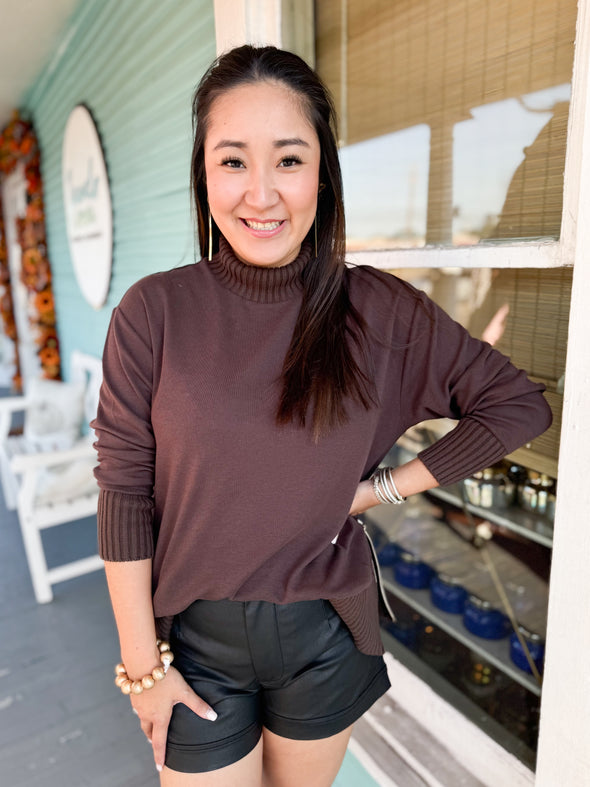 (Z Supply) The Sable Rib Sweatshirt-Chocolate Cherry