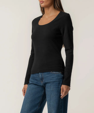 black scoop neck long sleeve tee