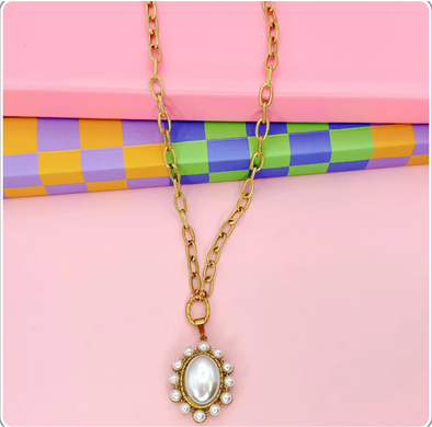 pearl and gold necklace 